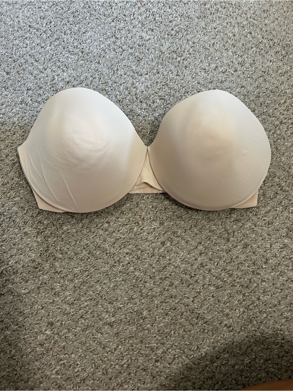 Maidenform Strapless Bandeau Bra in Nude Cream